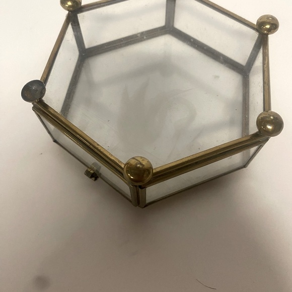 Vintage Octagonal Glass & Brass Display Jewelry Box/ Trinket Box - Picture 2 of 7